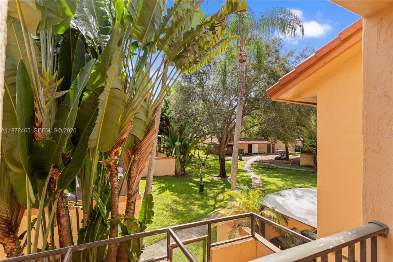 949 SW 113th Ter, Pembroke Pines, FL 33025 Photo