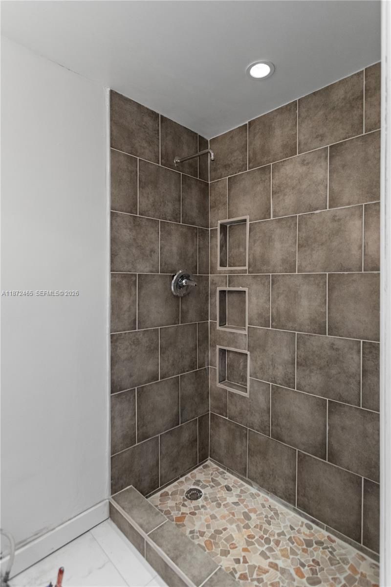 949 SW 113th Ter, Pembroke Pines, FL 33025 Photo