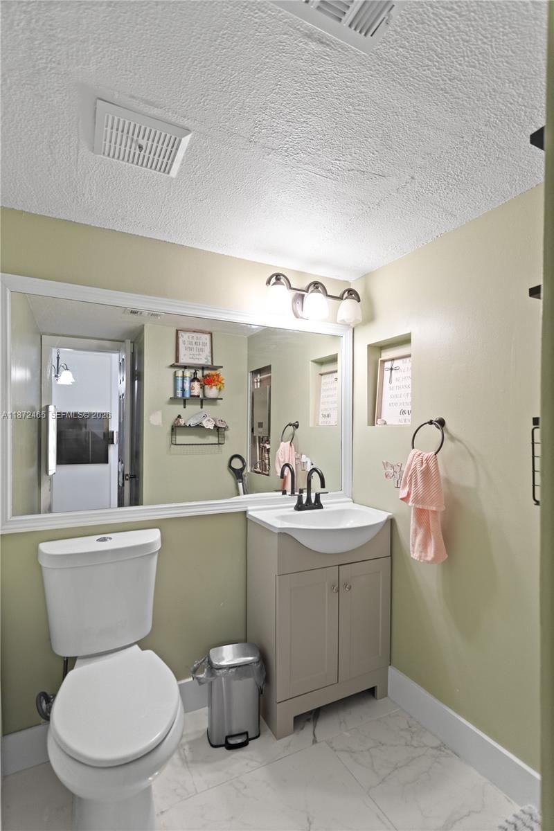 949 SW 113th Ter, Pembroke Pines, FL 33025 Photo