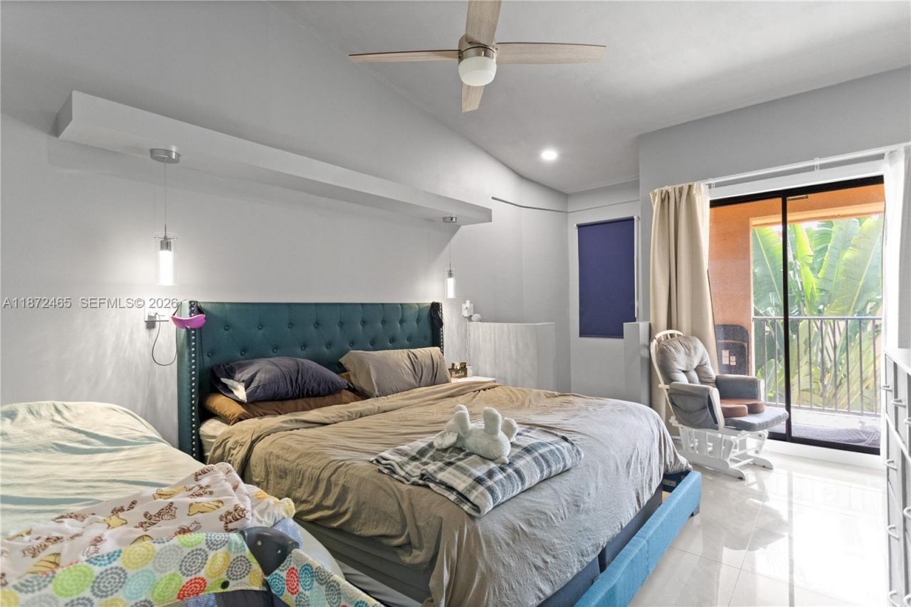 949 SW 113th Ter, Pembroke Pines, FL 33025 Photo