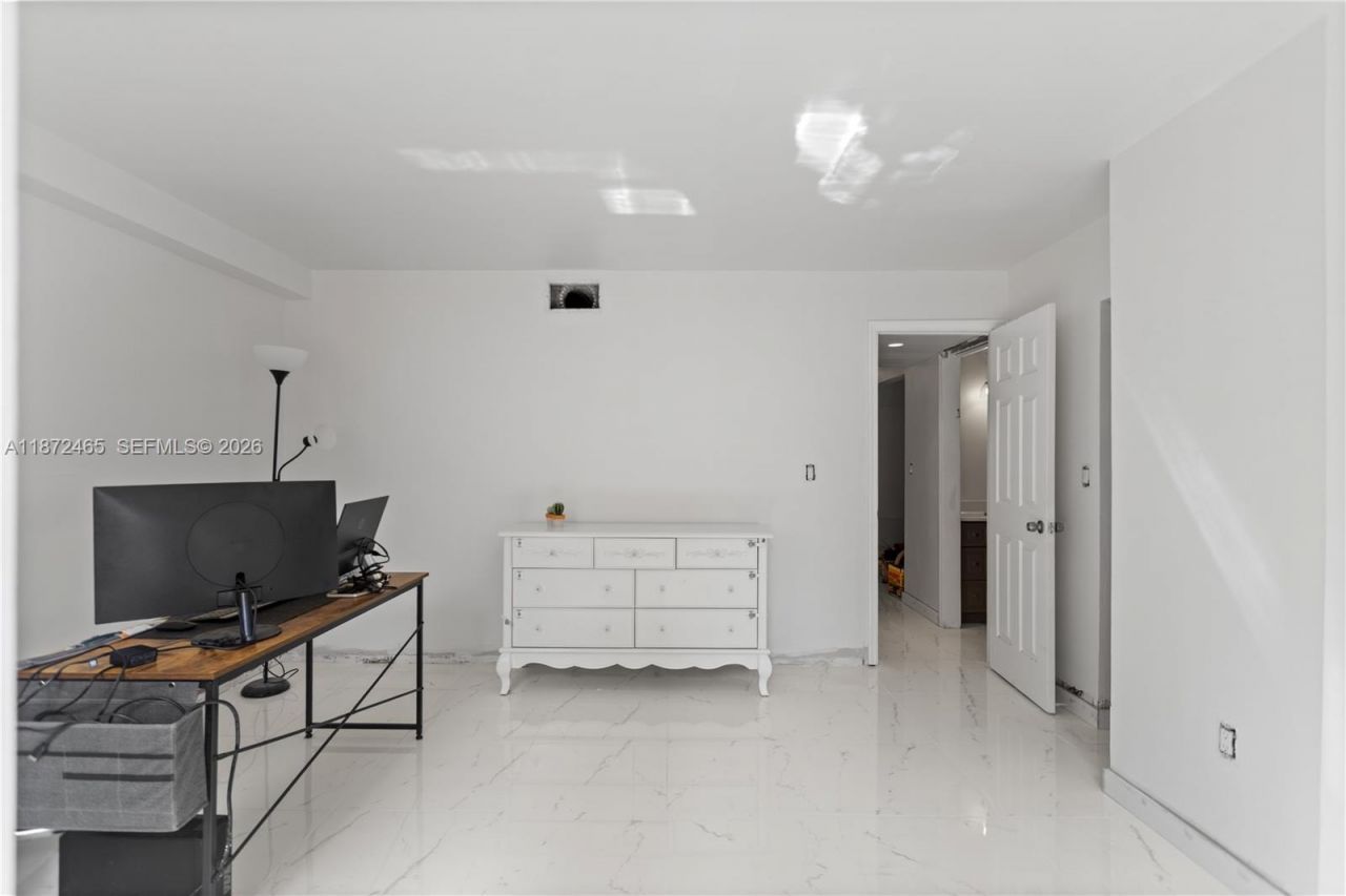 949 SW 113th Ter, Pembroke Pines, FL 33025 Photo