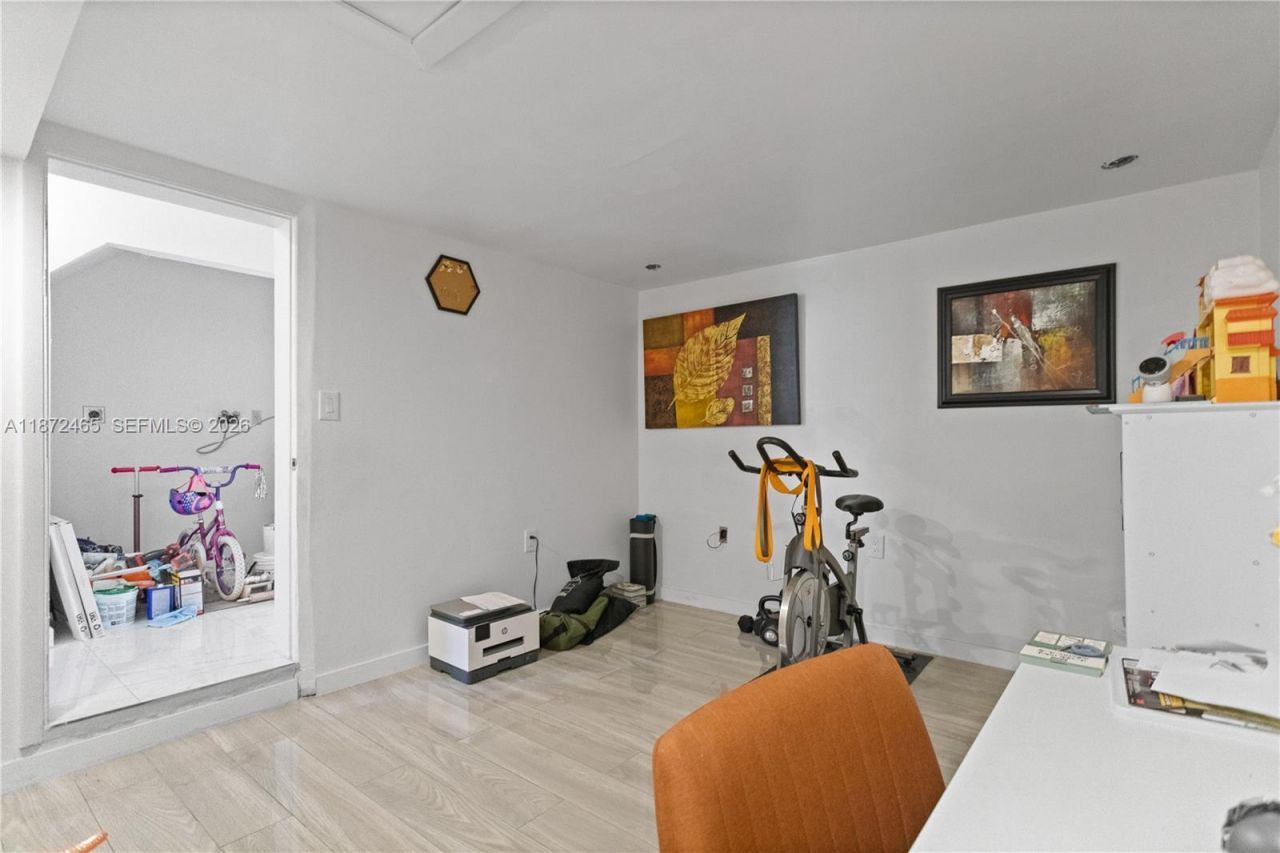 949 SW 113th Ter, Pembroke Pines, FL 33025 Photo