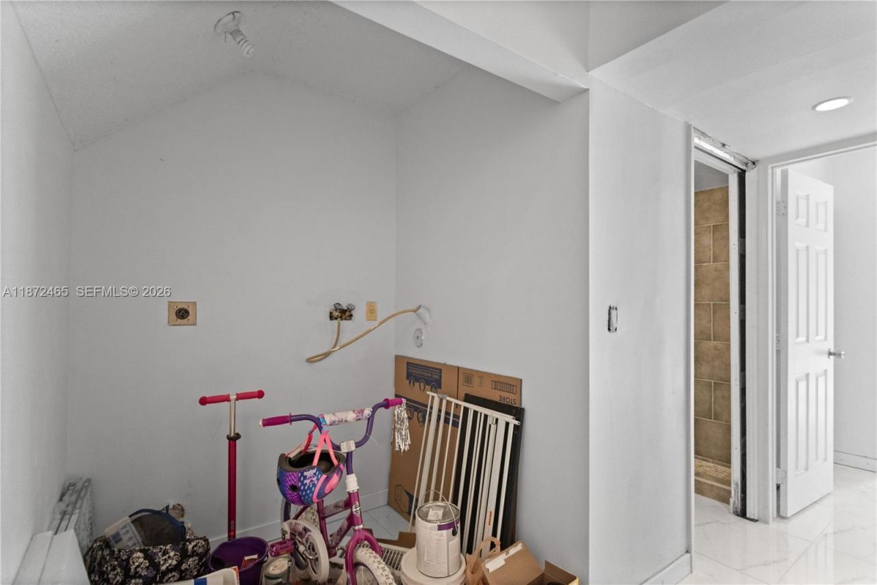 949 SW 113th Ter, Pembroke Pines, FL 33025 Photo