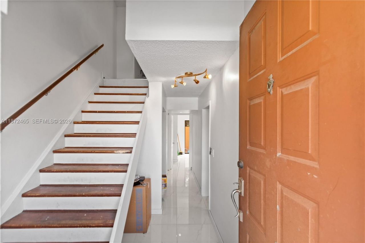 949 SW 113th Ter, Pembroke Pines, FL 33025 Photo