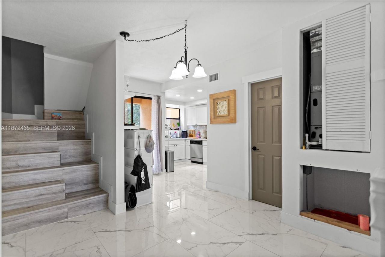 949 SW 113th Ter, Pembroke Pines, FL 33025 Photo