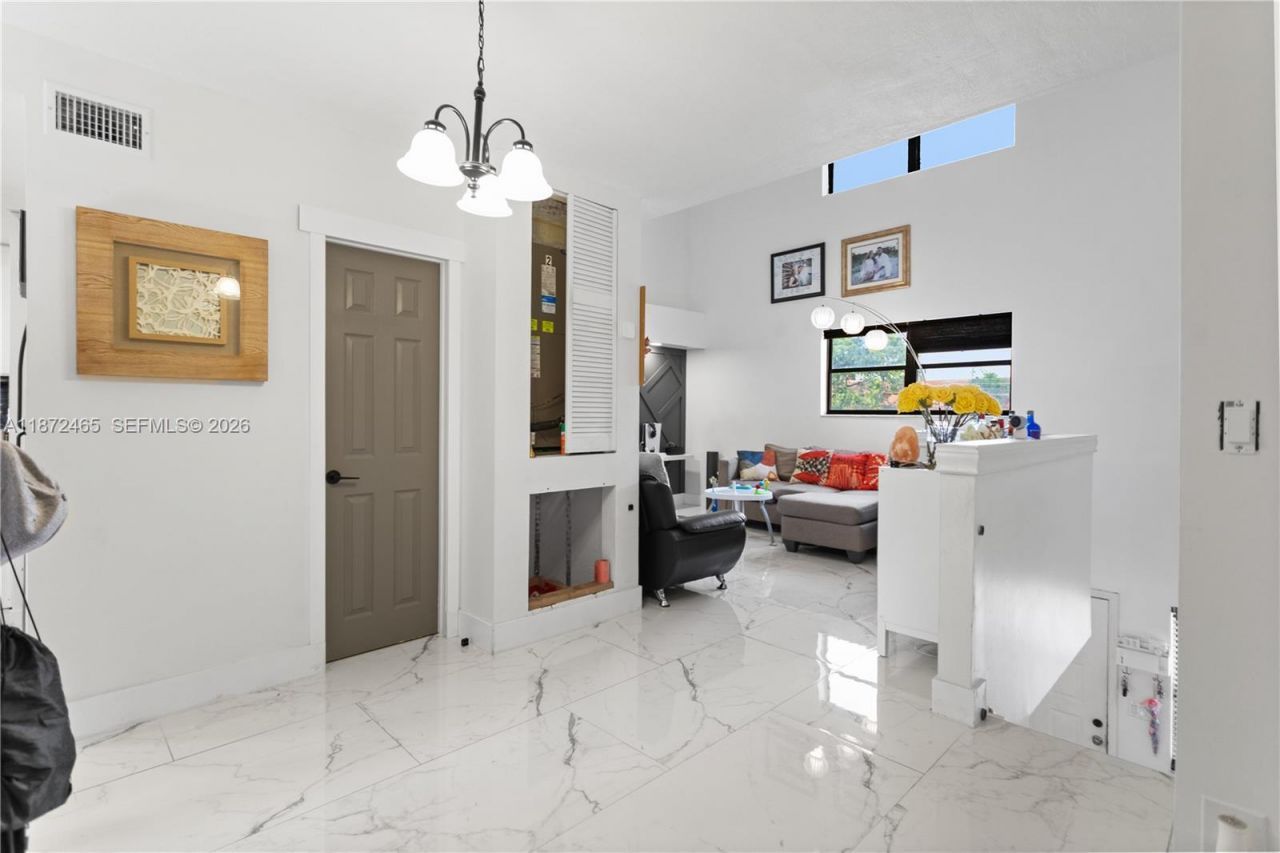 949 SW 113th Ter, Pembroke Pines, FL 33025 Photo