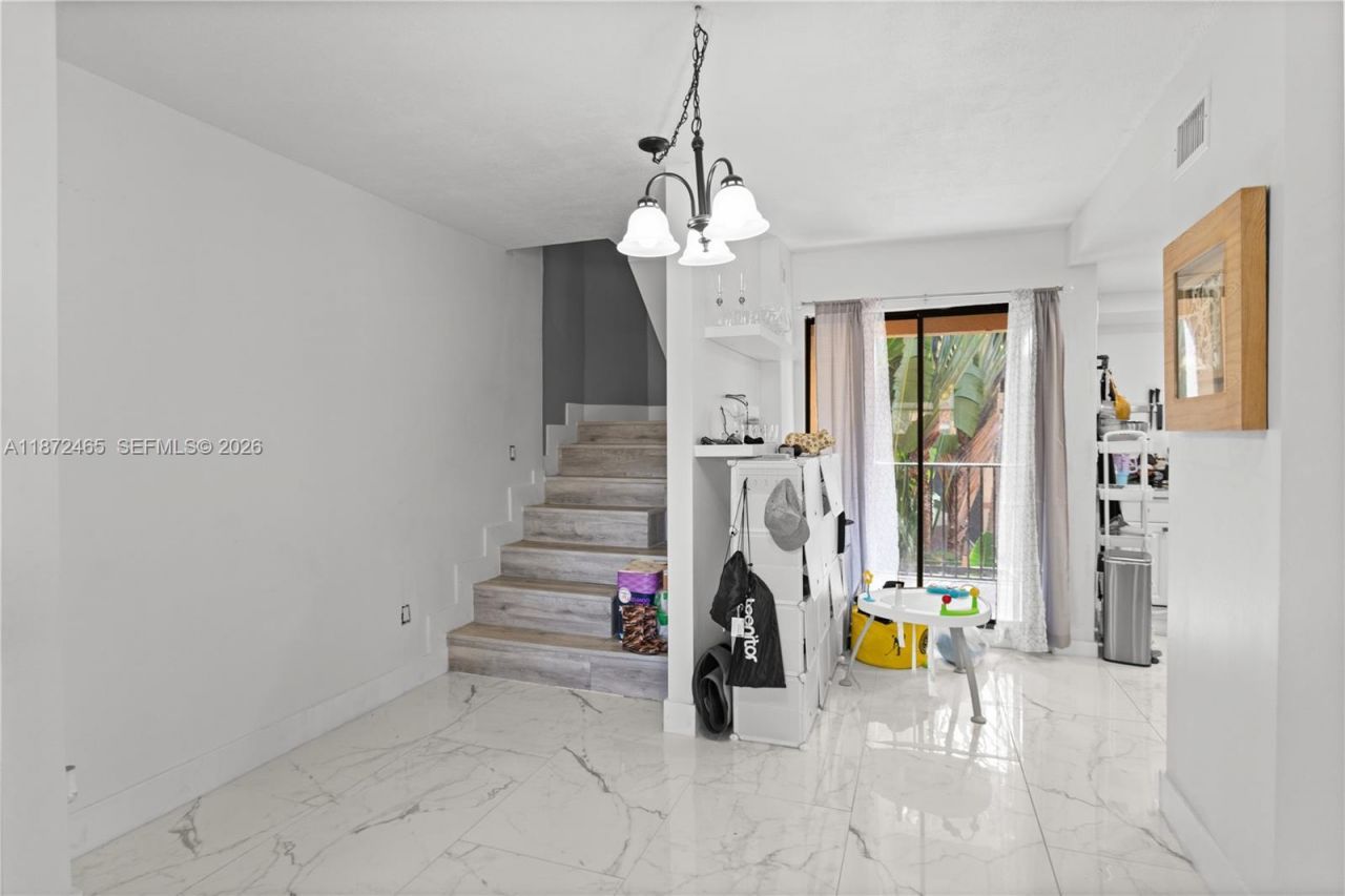 949 SW 113th Ter, Pembroke Pines, FL 33025 Photo