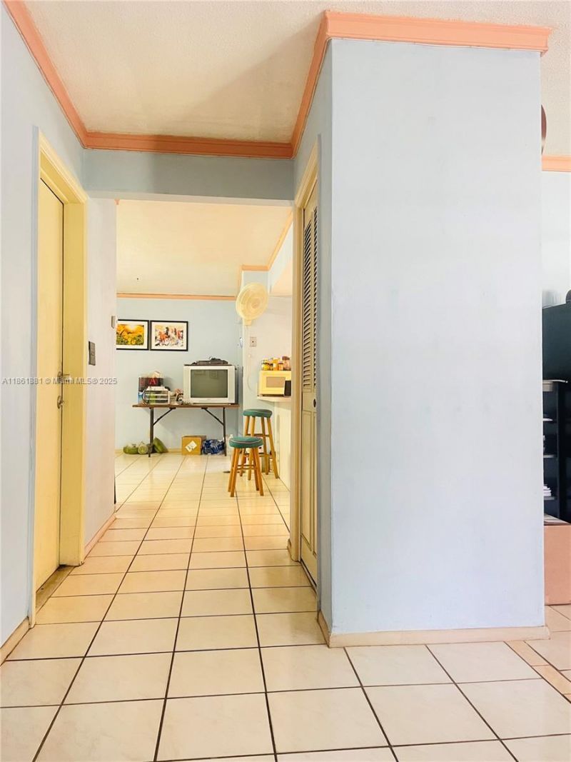 8203 NW 73rd Ter, Tamarac, FL 33321 Photo