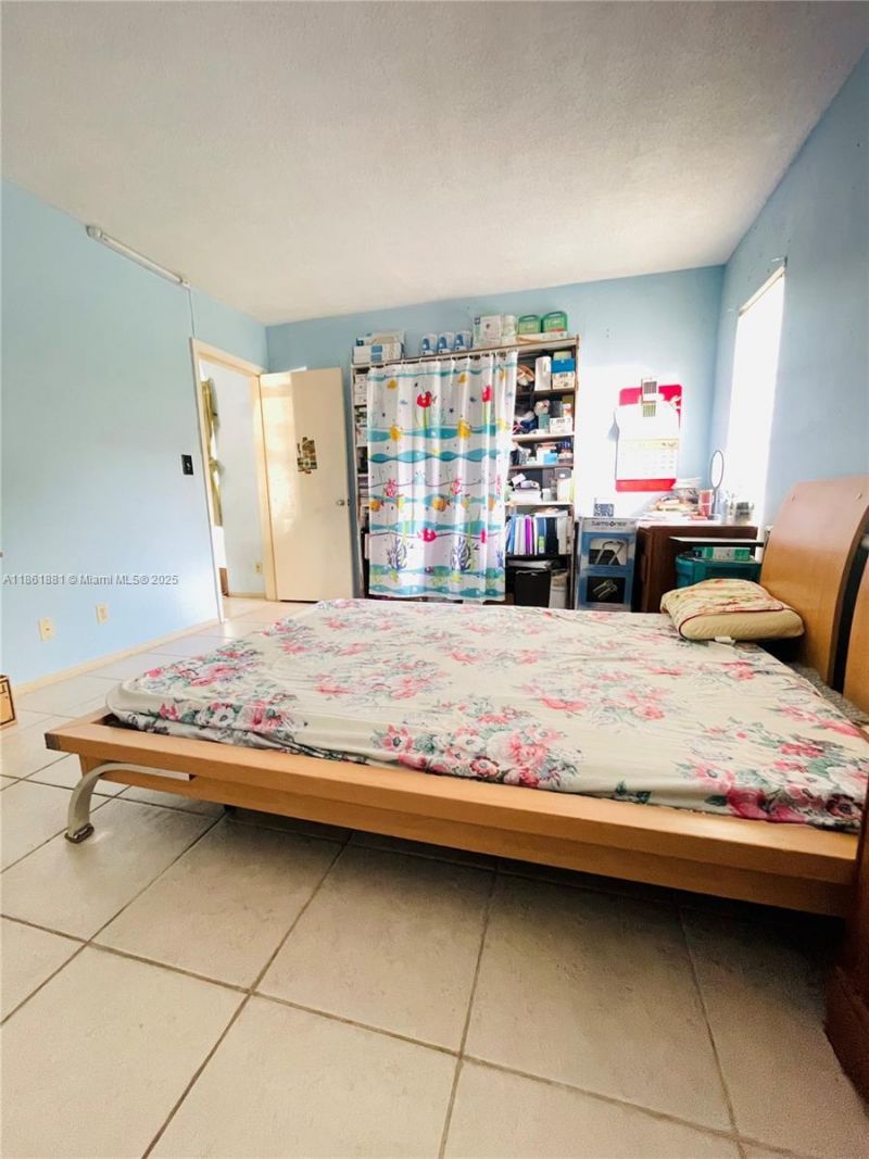 8203 NW 73rd Ter, Tamarac, FL 33321 Photo