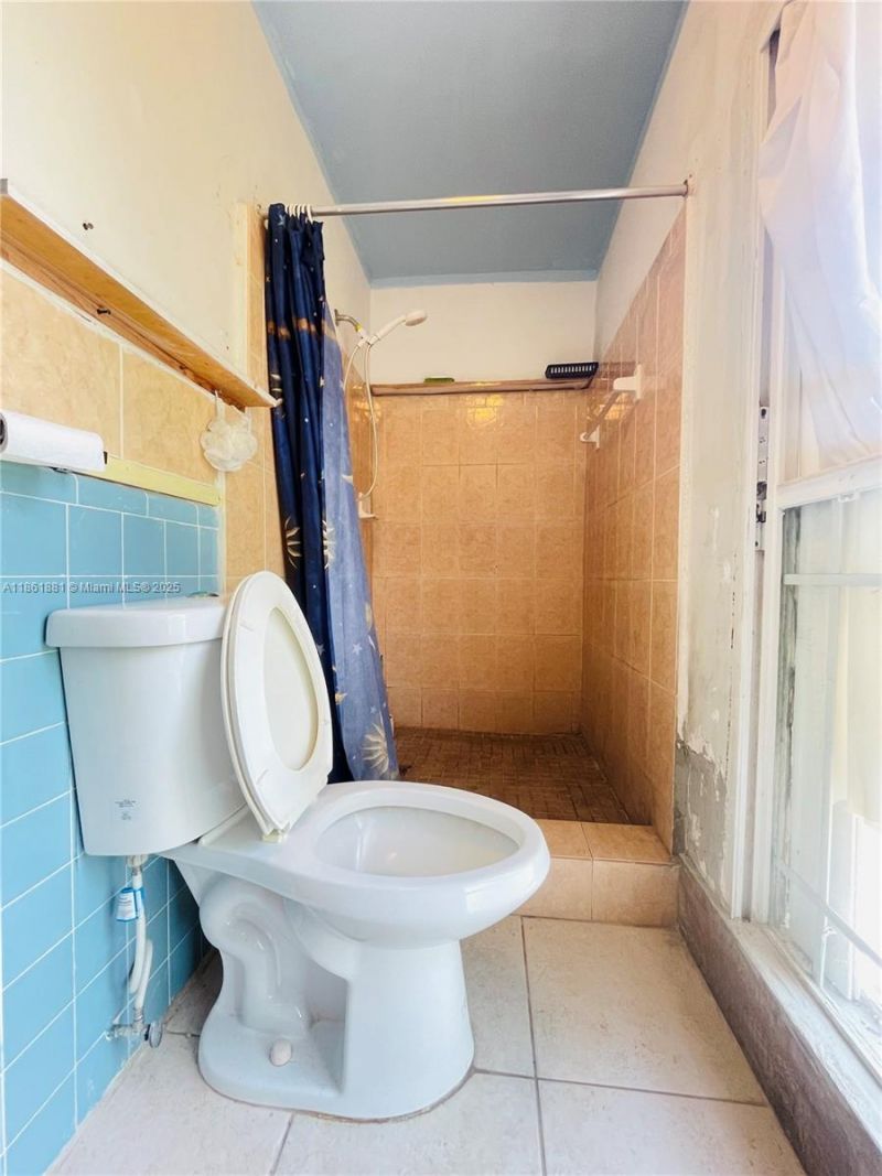 8203 NW 73rd Ter, Tamarac, FL 33321 Photo