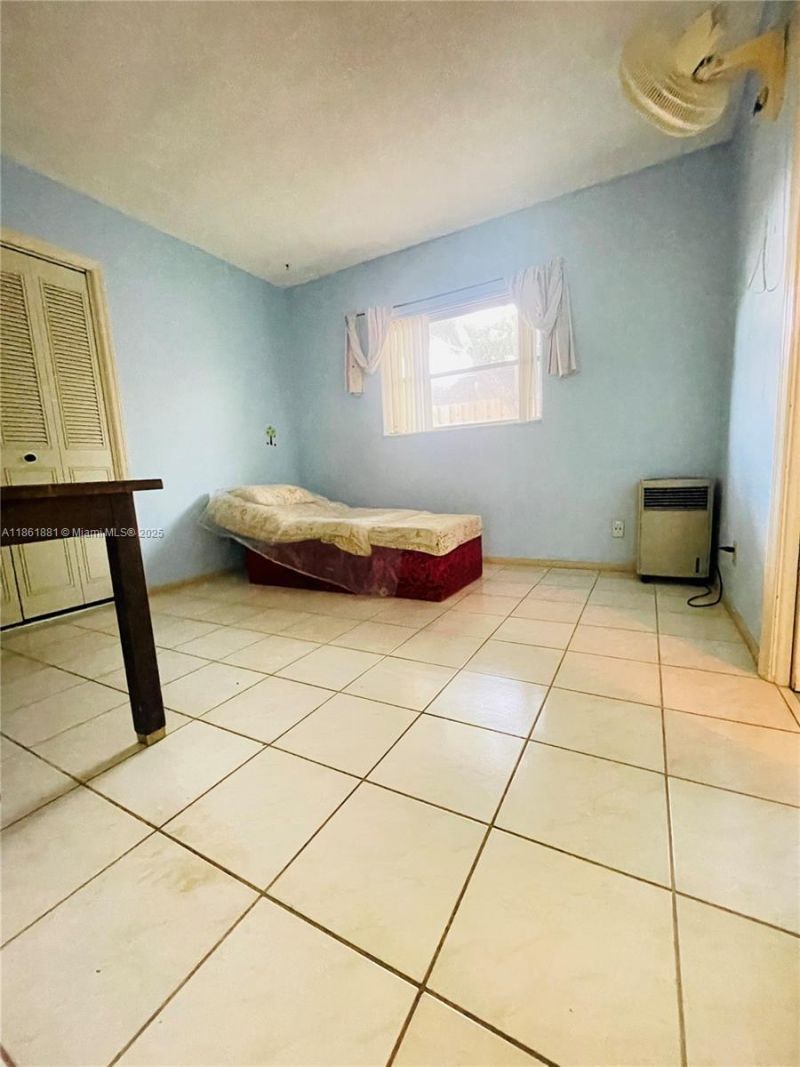 8203 NW 73rd Ter, Tamarac, FL 33321 Photo