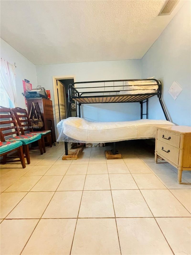 8203 NW 73rd Ter, Tamarac, FL 33321 Photo