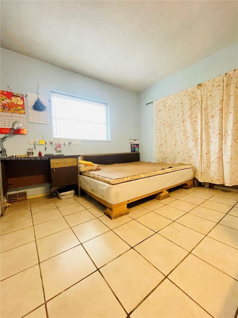 8203 NW 73rd Ter, Tamarac, FL 33321 Photo