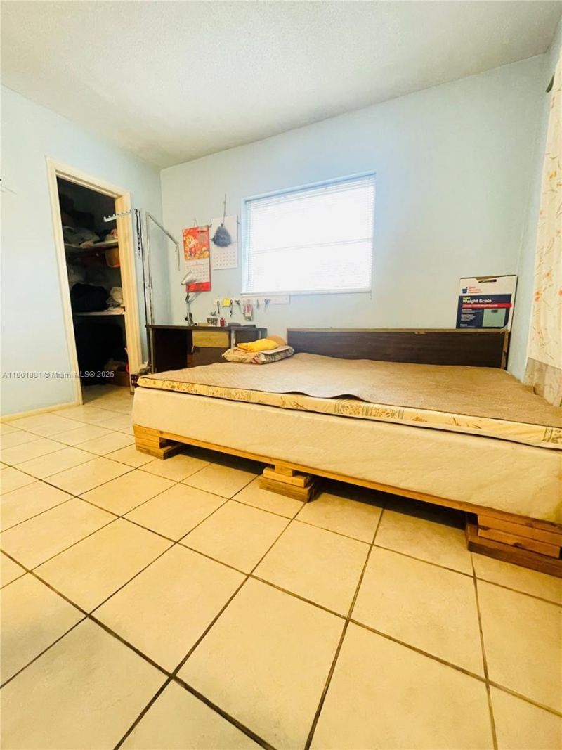 8203 NW 73rd Ter, Tamarac, FL 33321 Photo