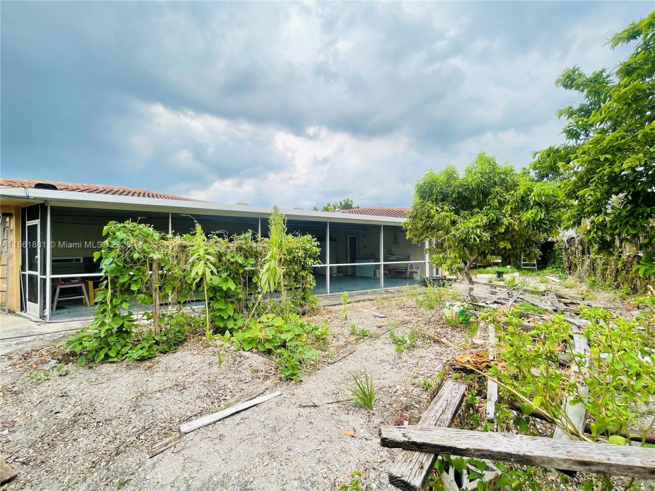 8203 NW 73rd Ter, Tamarac, FL 33321 Photo