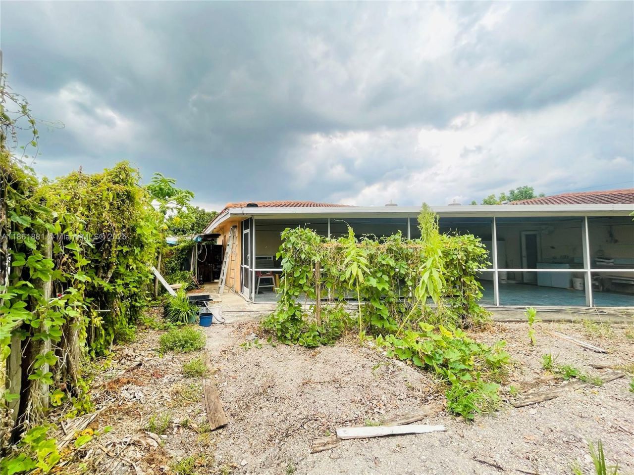 8203 NW 73rd Ter, Tamarac, FL 33321 Photo