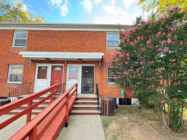 68-24 140th St, Unit A, Flushing, NY 11367