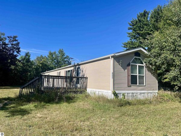 1404 Taxiway Delta S, Lake City, MI 49651