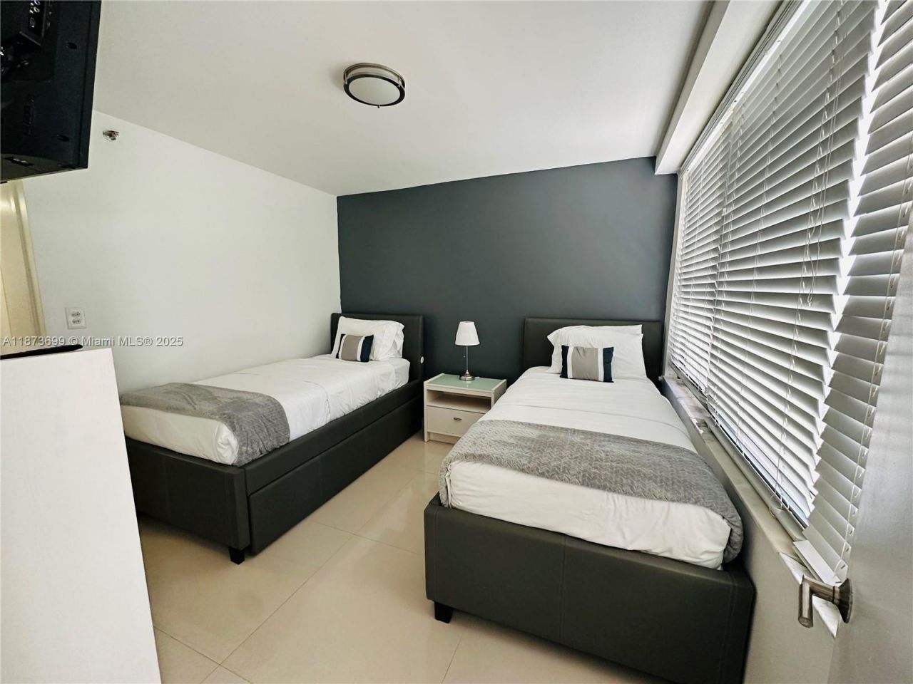 5225 Collins Ave, Unit 515, Miami Beach, FL 33140 Photo