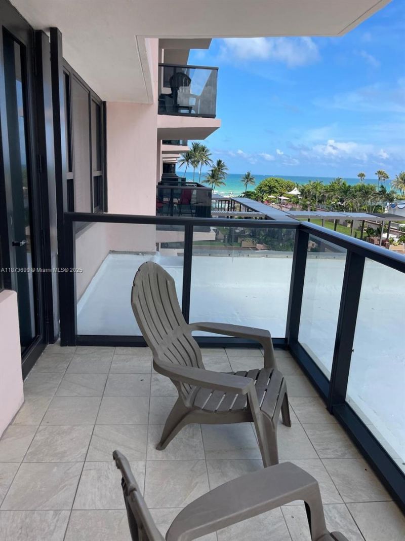 5225 Collins Ave, Unit 515, Miami Beach, FL 33140 Photo