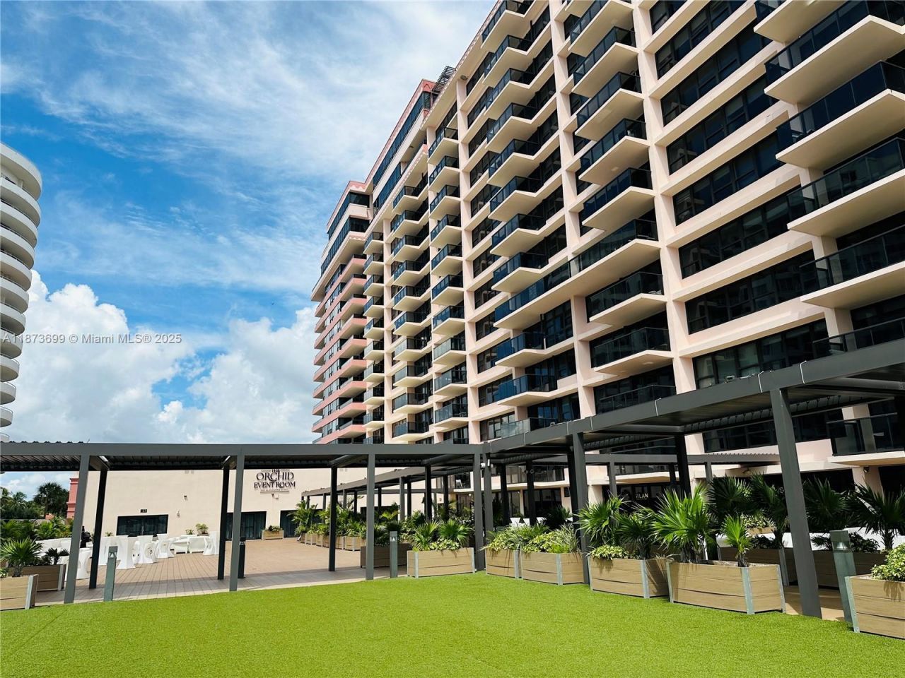 5225 Collins Ave, Unit 515, Miami Beach, FL 33140 Photo