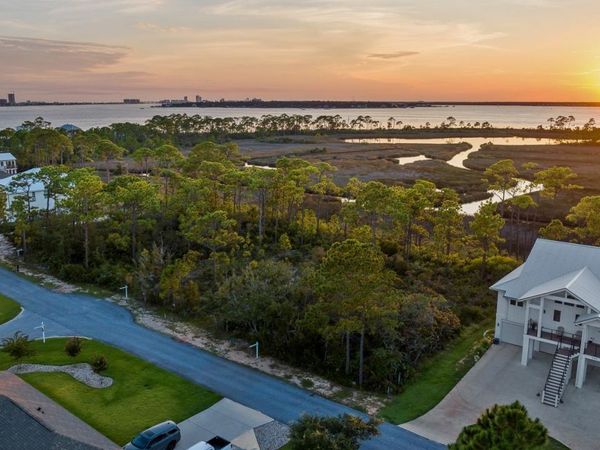 5314 North Shore Rd, Pensacola, FL 32507