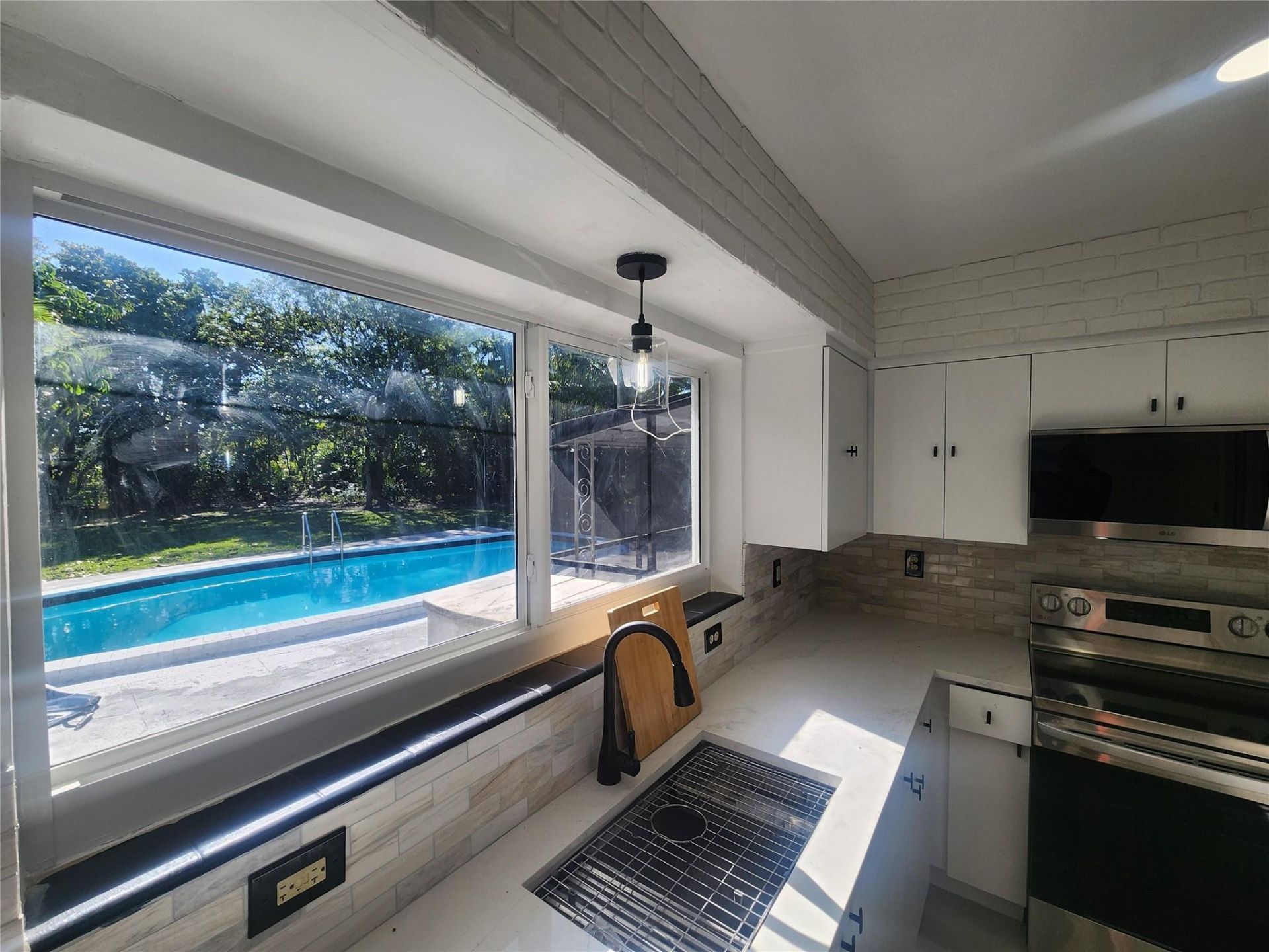 14715 N Spur Drive, Miami, FL 33161 Photo