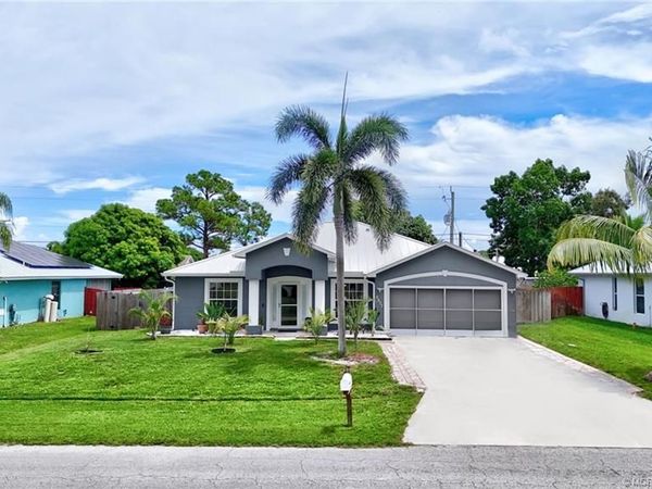 2077 SE Camden Street, Port St Lucie, FL 34952