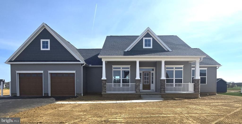 24 RED STONE LANE, HANOVER, PA 17331