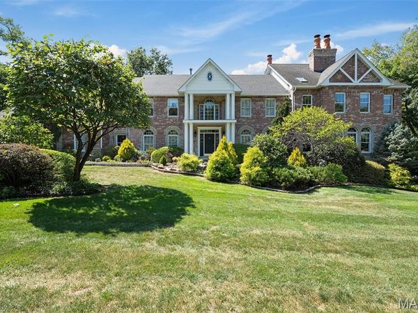 10610 Deerpath Acres Court, St Louis, MO 63128