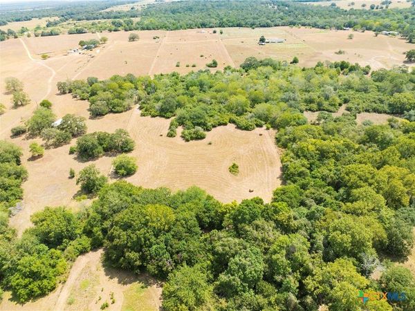 710 County Road 211a, Hallettsville, TX 77964
