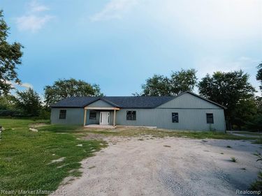 5050 Burnside Road, North Branch Twp, MI 48461