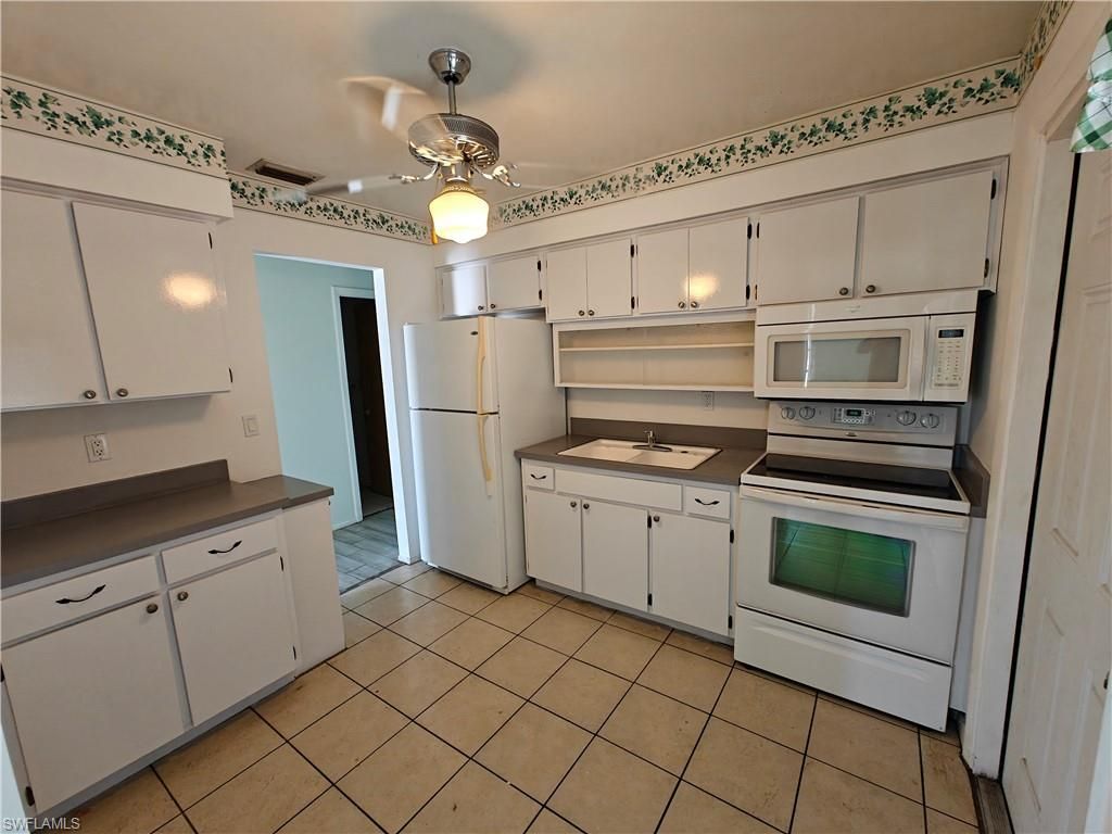 26 Temple Ct, Lehigh Acres, FL 33936 Photo