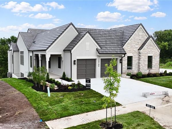 13749 Pembroke Lane, Leawood, KS 66224