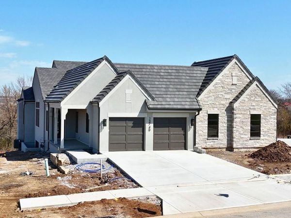 13749 Pembroke Lane, Leawood, KS 66224