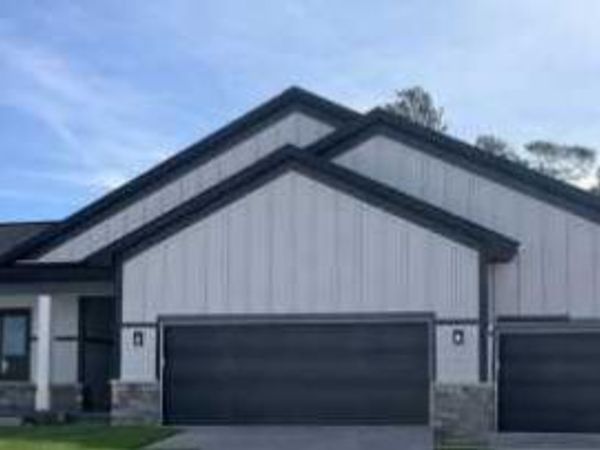 9069 62nd Street S, Cottage Grove, MN 55016