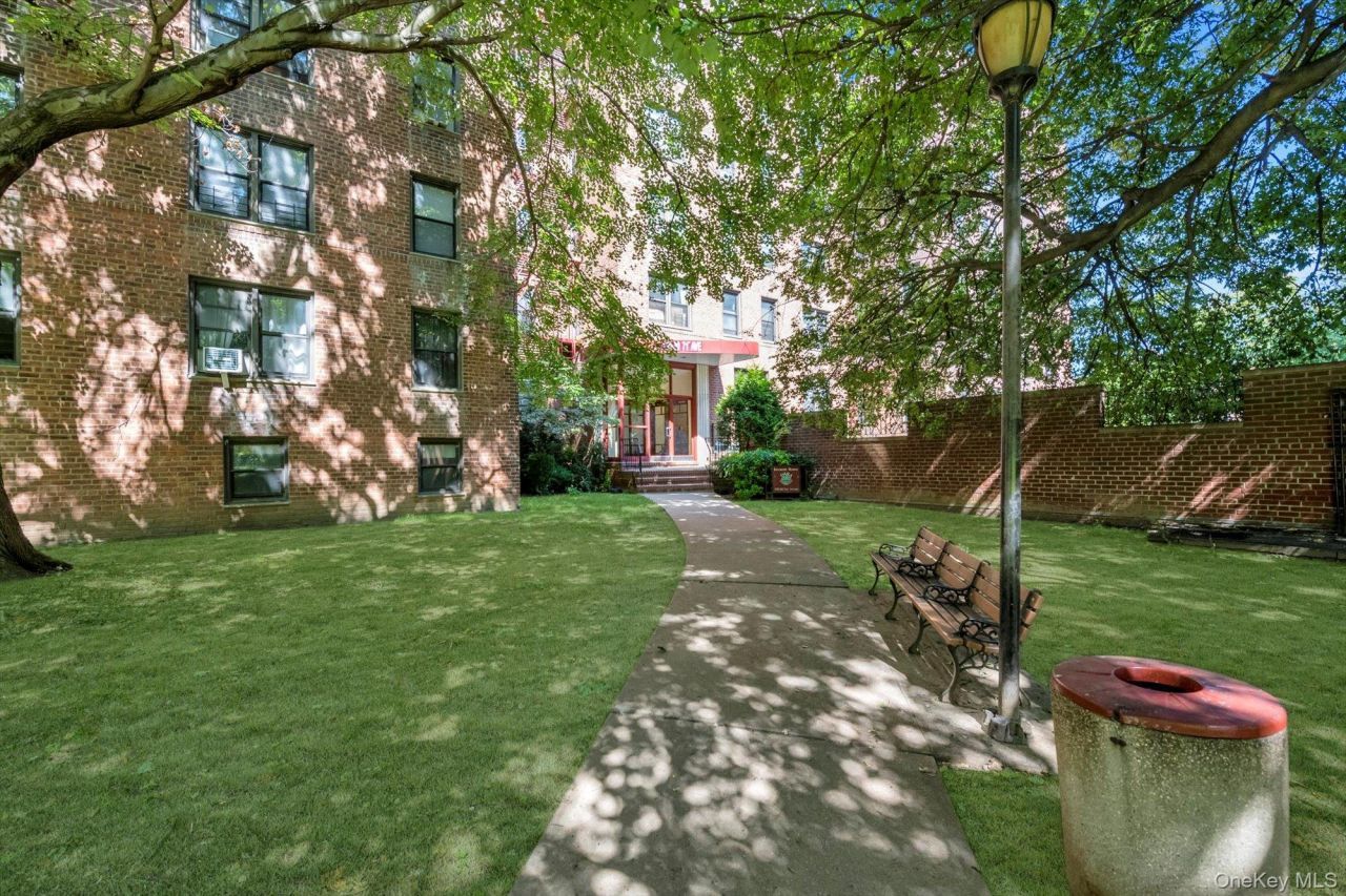 15030 71st Avenue, Unit 2D, Flushing, NY 11367 Main Photo