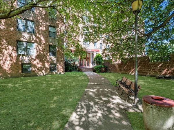 15030 71st Avenue, Unit 2D, Flushing, NY 11367