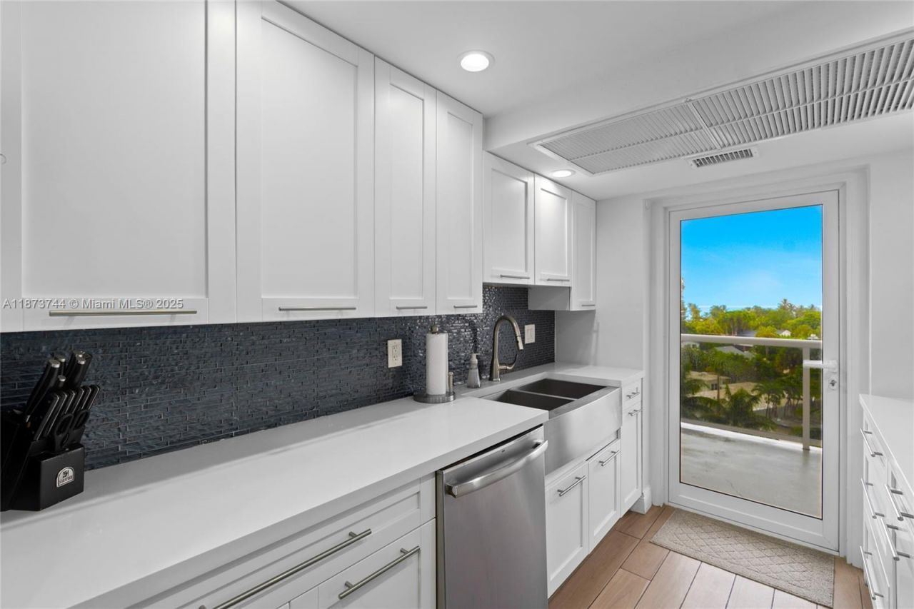 2841 N Ocean Blvd, Unit 702, Fort Lauderdale, FL 33308 Photo