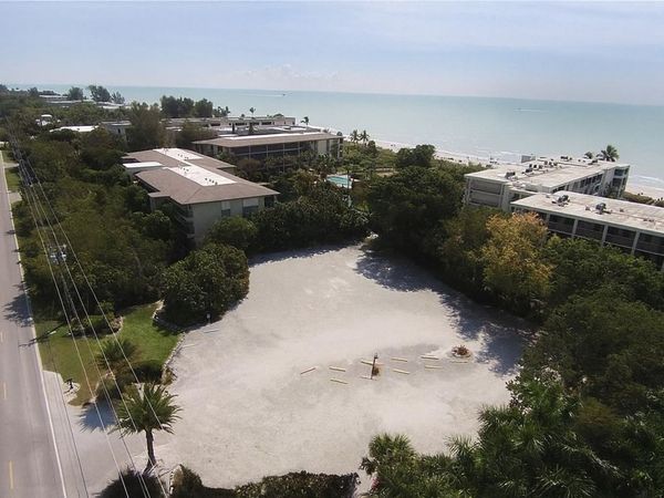 2761 W Gulf Dr, Sanibel, FL 33957