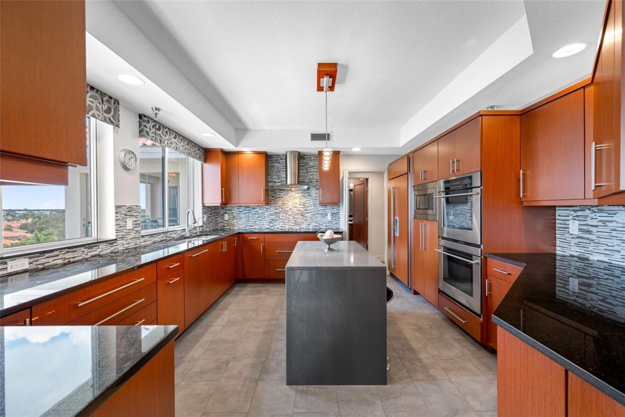 4717 Dolphin Cay Lane S, Unit 608, Saint Petersburg, FL 33711 Photo