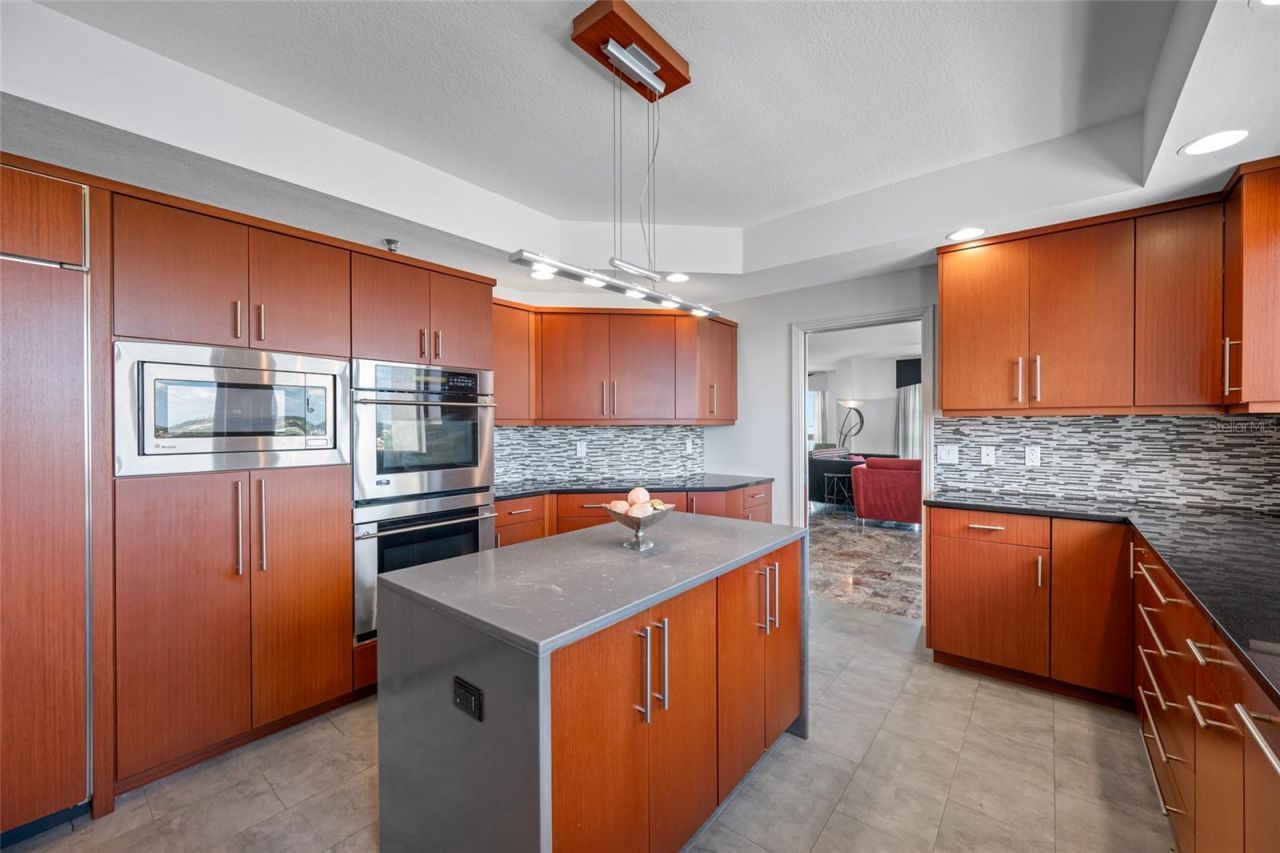 4717 Dolphin Cay Lane S, Unit 608, Saint Petersburg, FL 33711 Photo