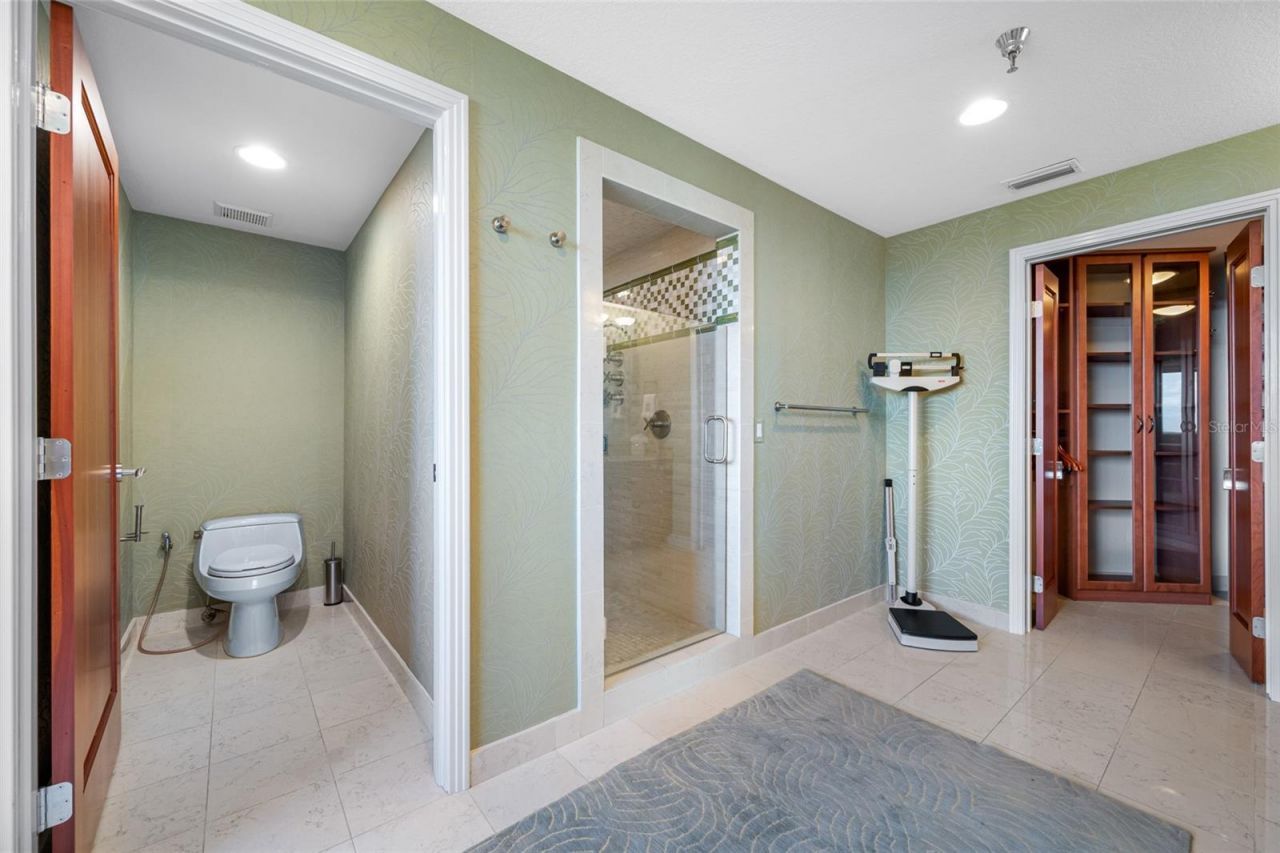 4717 Dolphin Cay Lane S, Unit 608, Saint Petersburg, FL 33711 Photo