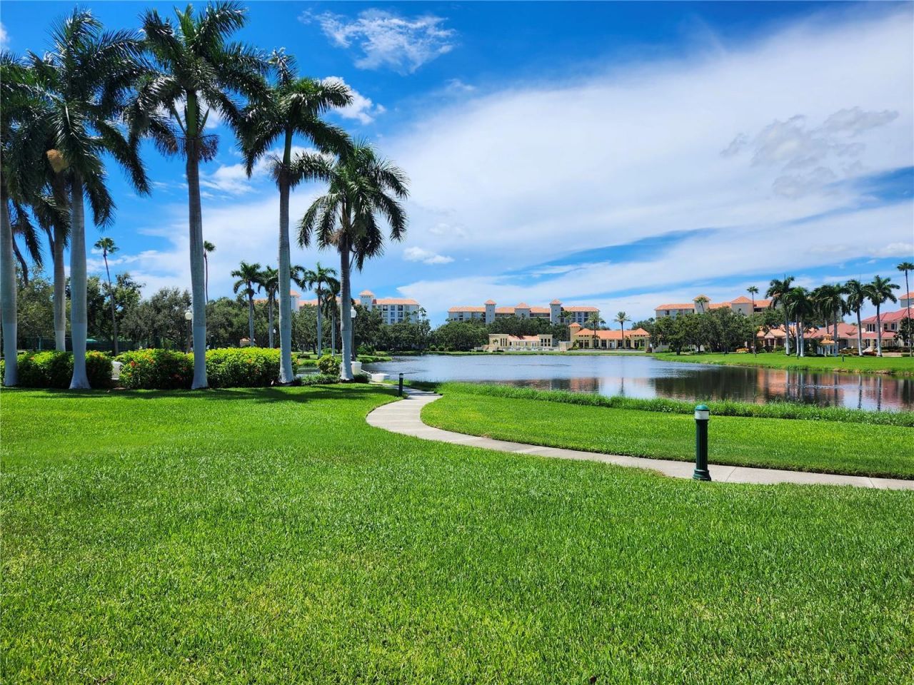 4717 Dolphin Cay Lane S, Unit 608, Saint Petersburg, FL 33711 Photo