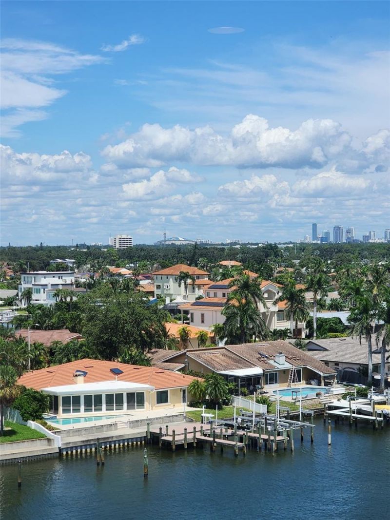 4717 Dolphin Cay Lane S, Unit 608, Saint Petersburg, FL 33711 Photo