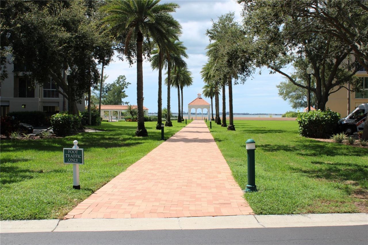 4717 Dolphin Cay Lane S, Unit 608, Saint Petersburg, FL 33711 Photo