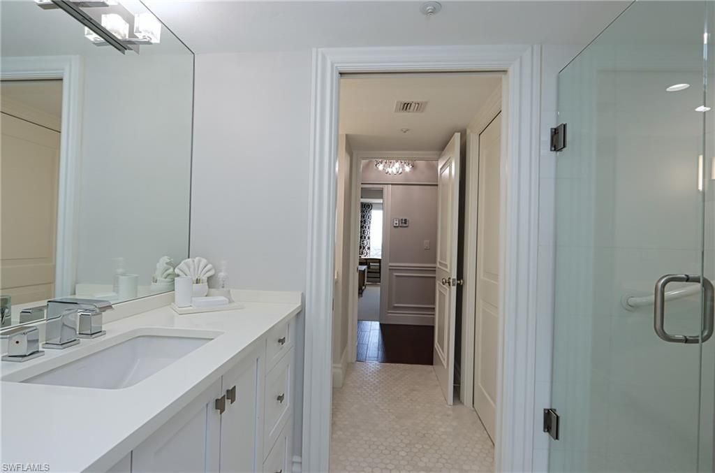 6849 Grenadier Blvd, Unit 1905, Naples, FL 34108 Photo