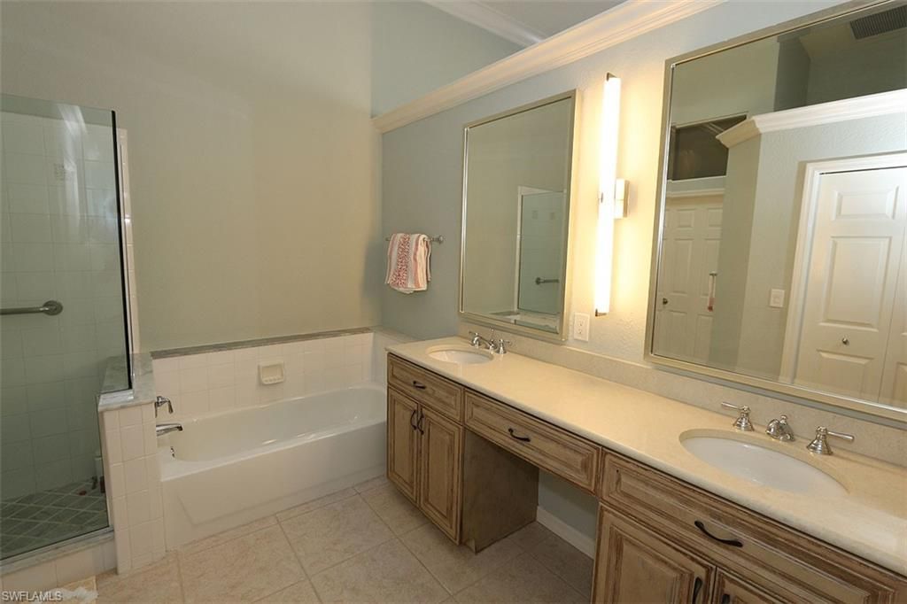 1080 5th St S, Unit 1080, Naples, FL 34102 Photo