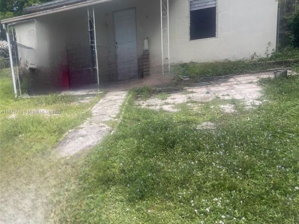 2011 NW 96th St, Miami, FL 33147