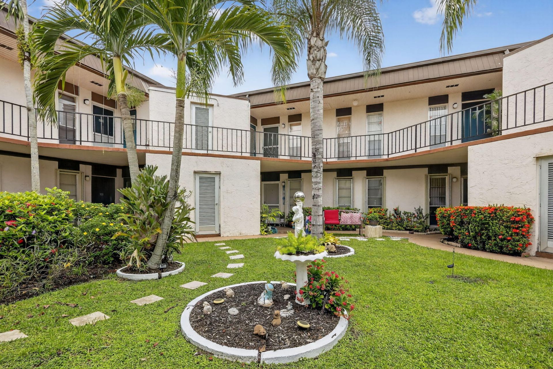 6 Greenway Village N, Unit 210, Royal Palm Beach, FL 33411 Photo